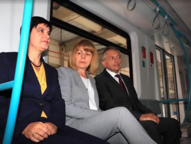 Фандъкова изпробва новите влакове за Линия 3 на метрото