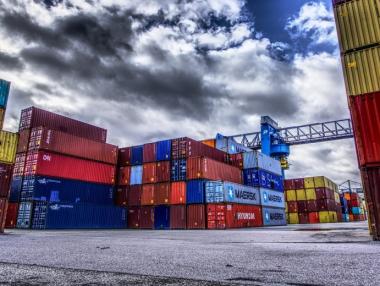 Износът отново отчете спад