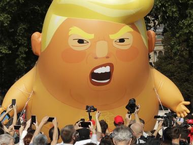 Десетки хиляди освиркаха Тръмп в Лондон