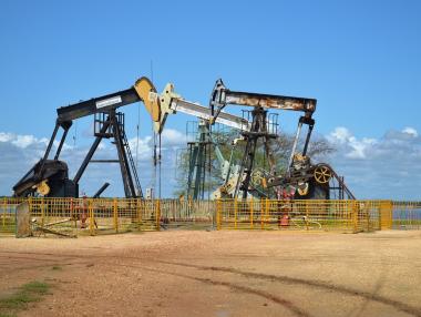 Ирландия първа в света спира инвестициите в изкопаеми горива