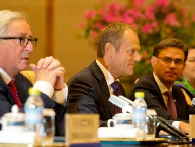 Юнкер няма да подава оставка като председател на ЕК