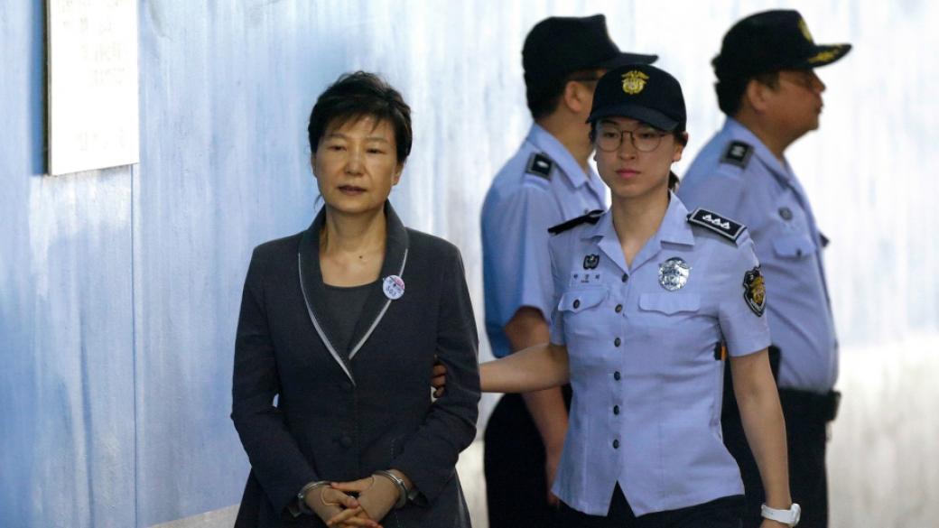 Съд в Южна Корея удължи с 8 години присъдата на бившия президент