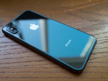 Колко трябва да работите за iPhone X (инфографика)