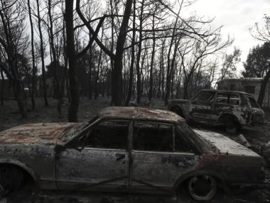 Жертвите на гръцките пожари се удвоиха