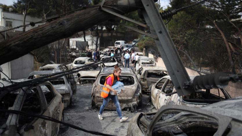 Разрухата след пожарите в Гърция