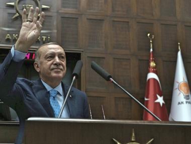 Турската лира пропадна с нови 3%