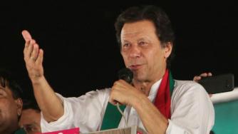 Имран Хан обяви победа на изборите в Пакистан