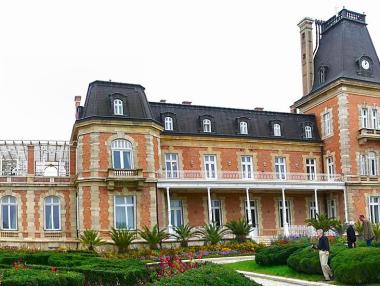 Държавата – най-големият и неефективен хотелиер в страната