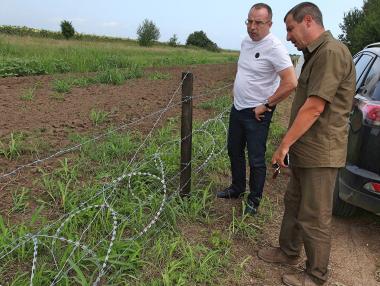 Порожанов: Вече има изградени 11 км ограда по границата с Румъния