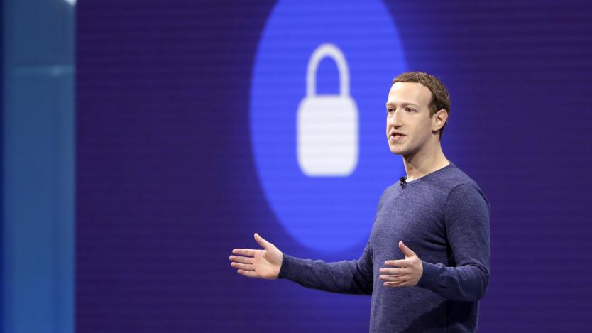 Акциите на Facebook пак потънаха, a Зукърбърг „обедня“ с нови $660 млн.