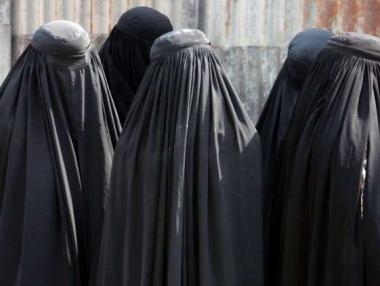 Дания забрани носенето на бурки на обществени места