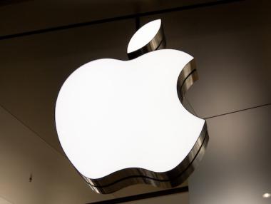 Apple стана първата компания в света с пазарна оценка от над 1 трлн. долара