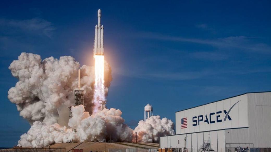 Space X ще е готова да превозва хора в Космоса до април 2019 г.