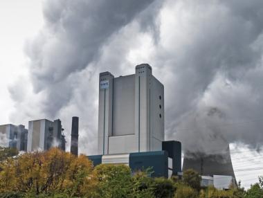 Лятото се превръща в кошмар за електрокомпаниите