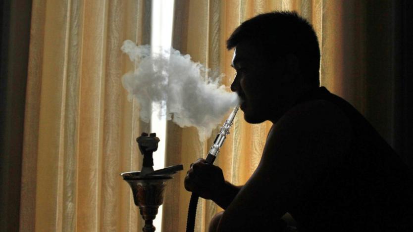 Здравното министерство иска забрана за пушене на наргиле на закрито