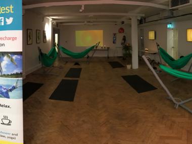 Нова мода - спални кабинки за изтощени служители