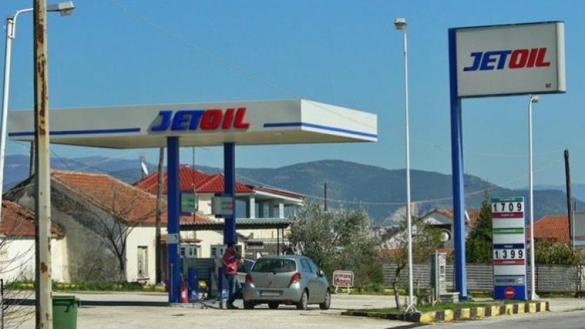 Гърция обмисля таван на цената на бензина за някои острови