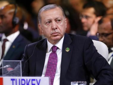 Турската лира удари ново дъно спрямо долара и еврото