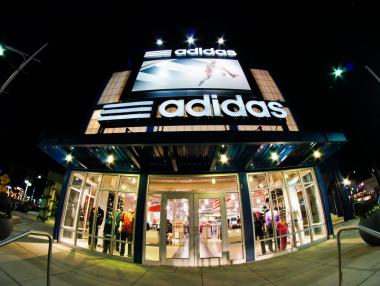 Adidas впечатли инвеститорите в Европа, акциите ѝ скочиха с над 9%