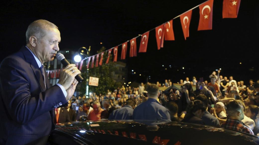 Ердоган разчита на правдата и Бог след поредния срив на лирата