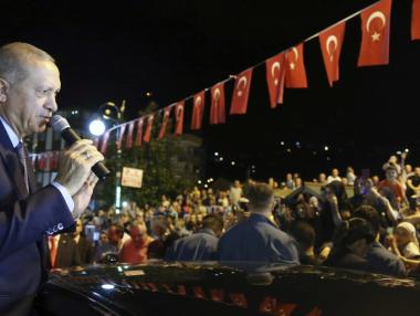 Ердоган разчита на правдата и Бог след поредния срив на лирата