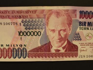 Турската централна банка започва да налива пари в банките
