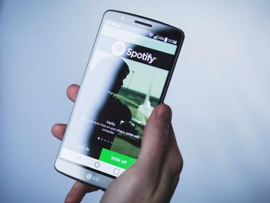 Spotify ще позволи и на неплатените потребители да пропускат реклами