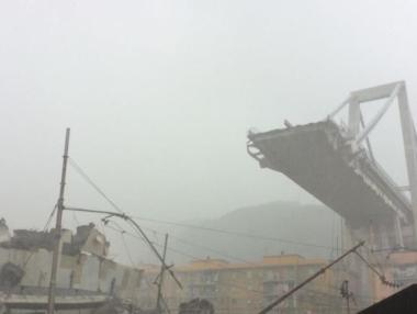 Рухна виадукт по италианската автомагистрала А10 край Генуа (обновена)