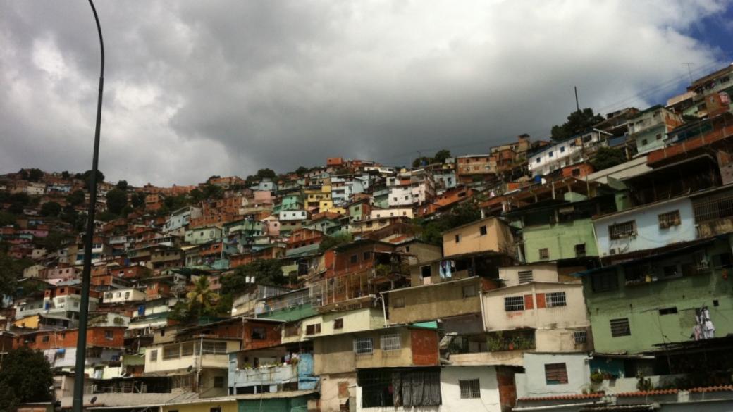 Близо 2.3 млн. венецуелци са емигрирали заради липса на храна и лекарства