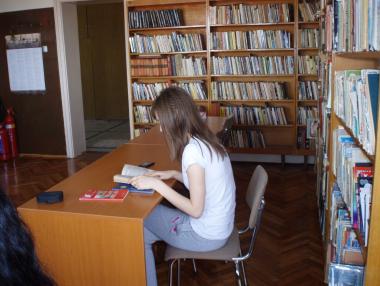 Утвърдиха новите учебни програми за 11. и 12. клас