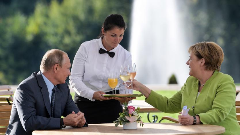 Тричасовият разговор между Путин и Меркел е бил полезен