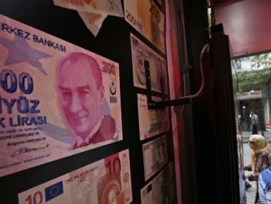 Турската лира отново тръгна надолу
