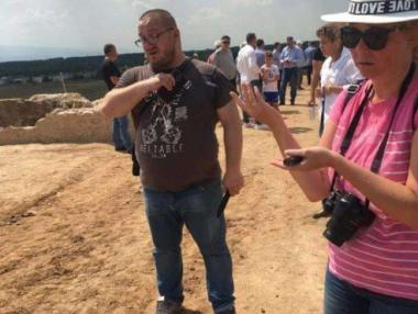 Бойко Борисов уволни един от ПР-ите си, ударил журналист