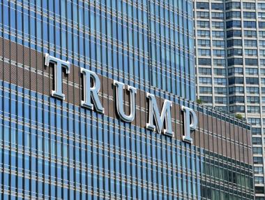 Милиардер продава апартамента си в Trump Tower, точно под този на президента