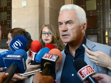 „Не може един вицепремиер да се прави на ротен старшина“