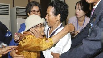 Двете Кореи отново събират семейства