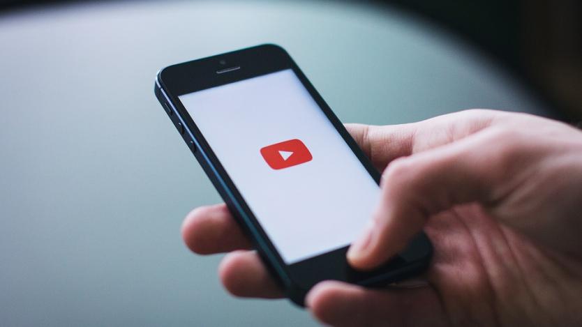 YouTube ограничава опцията за „пропускане на реклами“