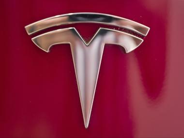 Акциите на Tesla поевтиняха с 4%