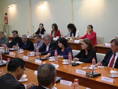 Петкова убеждава китайците, че имаме нужда от втора АЕЦ