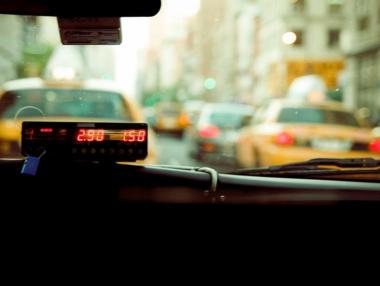 Отпада такса „престой“ за такситата