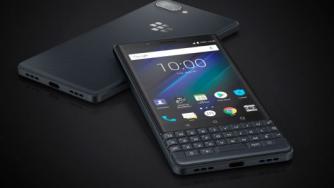 BlackBerry залага на физическа клавиатура с новия си телефон за $399