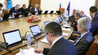 Oпозицията поиска оставката на цялото правителство