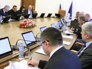 Oпозицията поиска оставката на цялото правителство