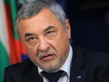Валери Симеонов е обиден, че Борисов не го пита за оставките