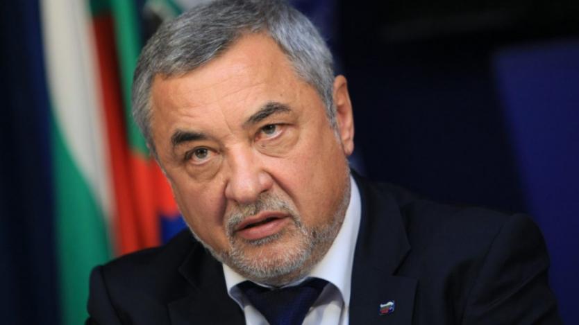 Валери Симеонов е обиден, че Борисов не го пита за оставките