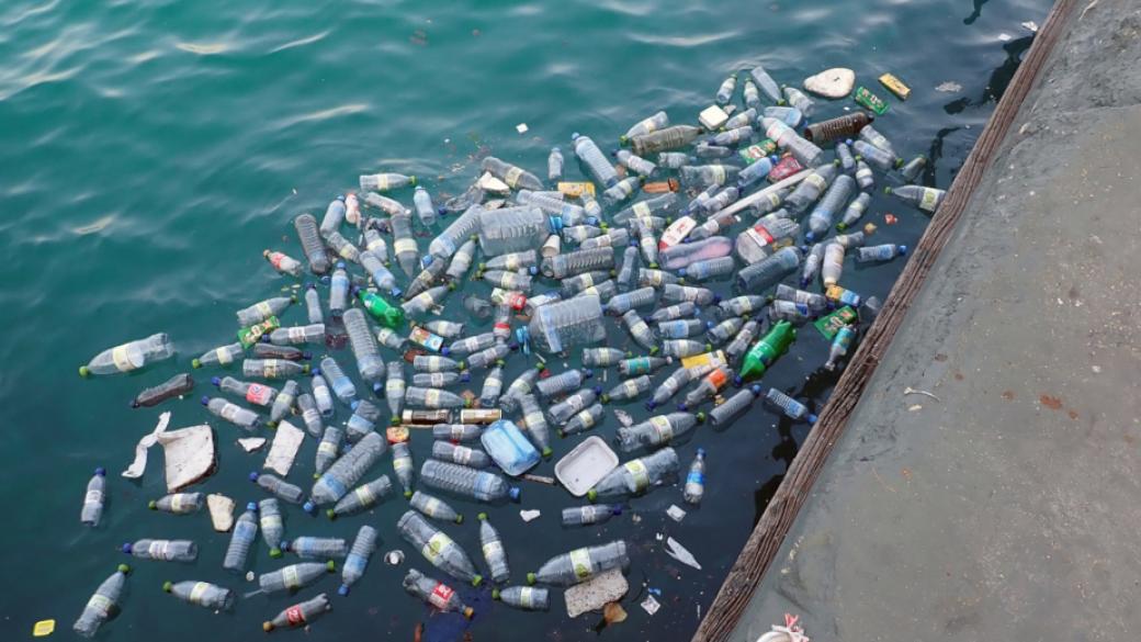 Папа Франциск призова за борба срещу пластмасата в океана