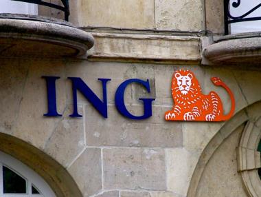 ING се споразумя да плати €775 млн. заради пране на пари