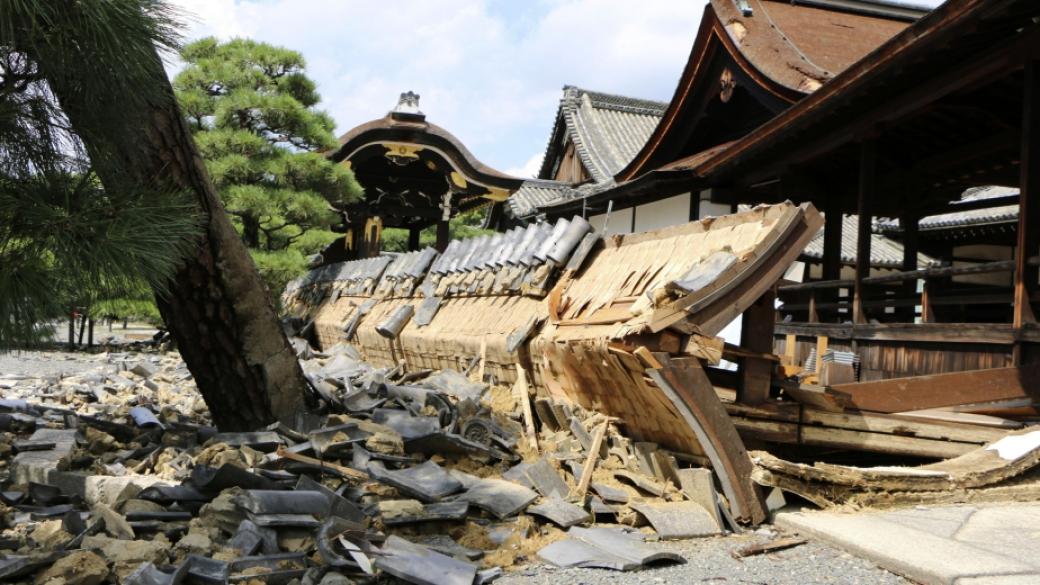 Ураганът „Джеби“ взе 10 жертви и нанесе огромни щети в Япония