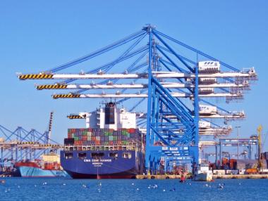 Търговският дефицит на САЩ расте с бързи темпове