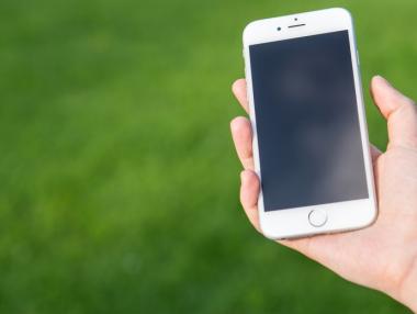 iPhone – златната кокошка на Уолстрийт